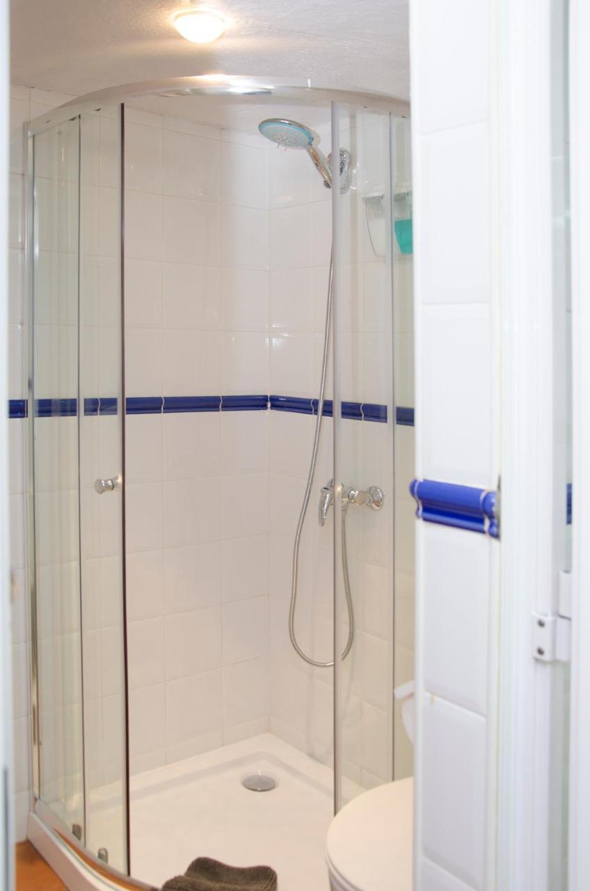 Apartment Vacarisses Torreblanca Estacion, Piscina Privada Eksteriør bilde